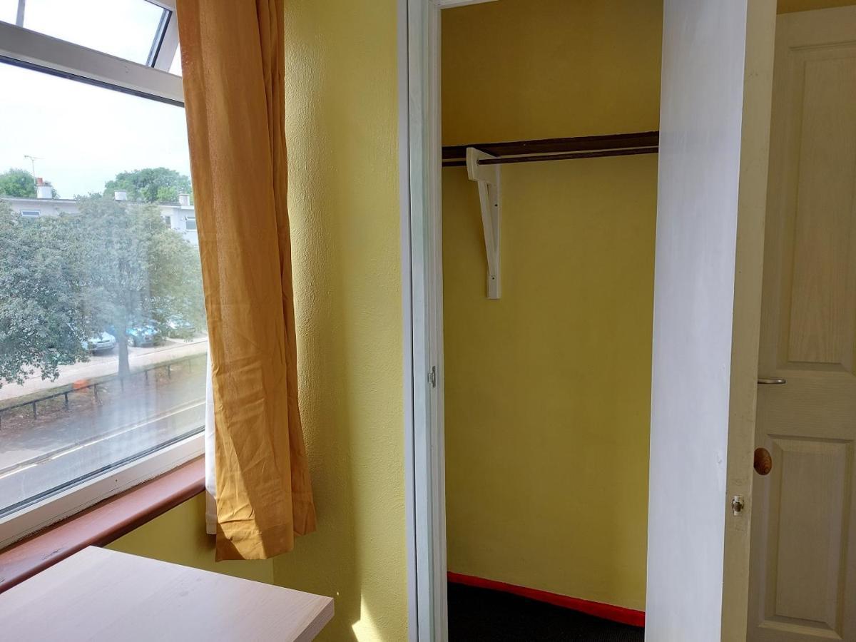 Dream Basildon Apartment Exterior photo