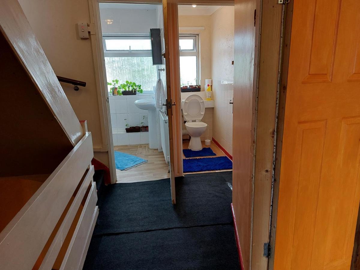 Dream Basildon Apartment Exterior photo